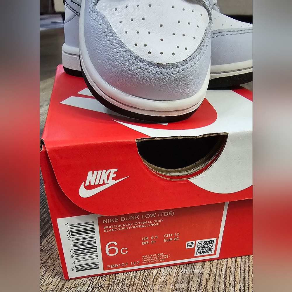 Nike Dunk LowWhite/Football Grey/Green Strike/BlackSize 6CStyle FB9107-107 - Picture 10 of 13